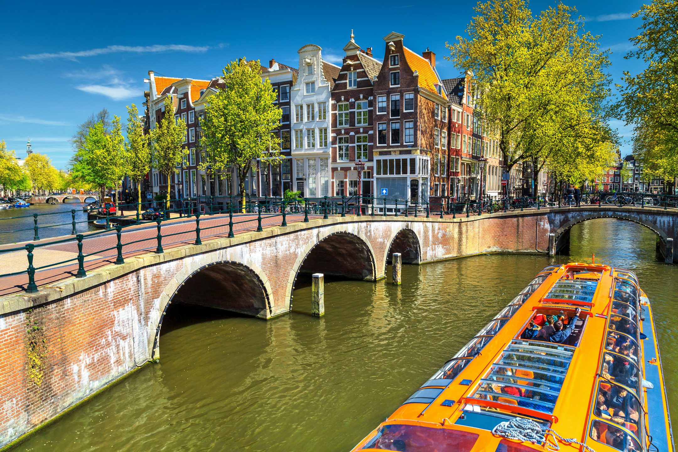 canal tour amsterdam