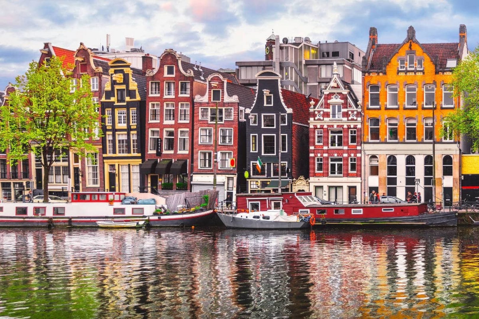 Amsterdam Sightseeing Tour & Canal Cruise Nordic Experience